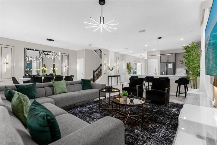 9 Bedrooms 5 bathrooms Storey Lake 4571NL