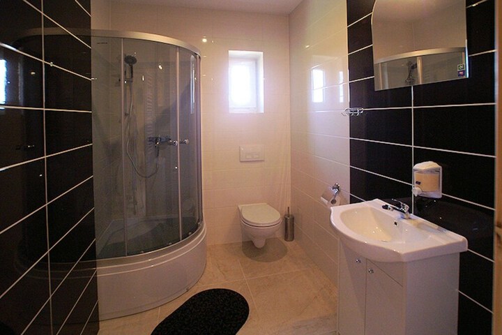 Room 20 of 32
