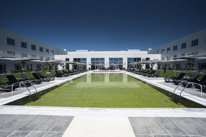 Hotel with Pool