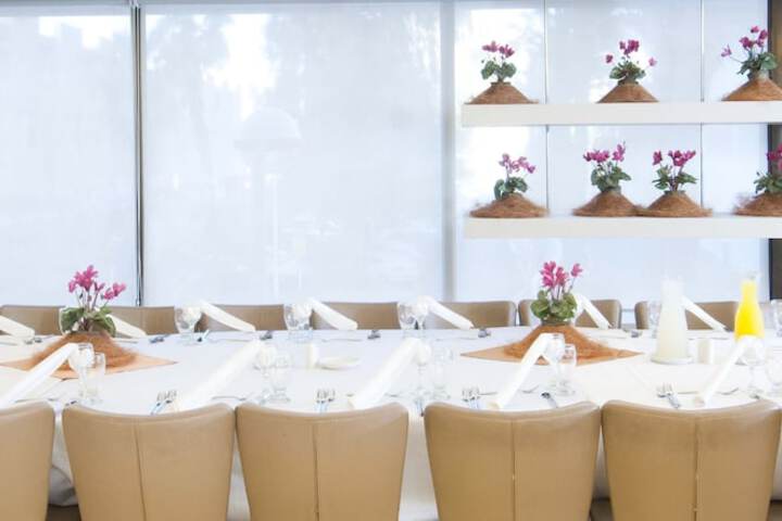 Dining 61 of 89