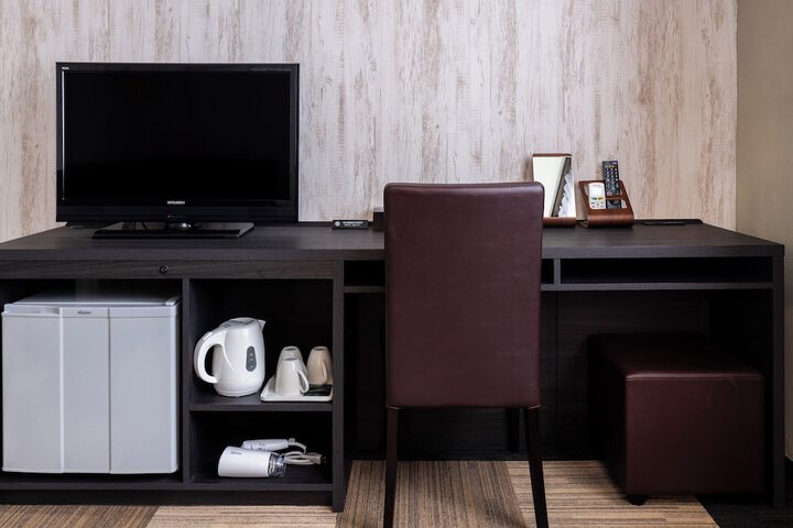 Room 4 of 43