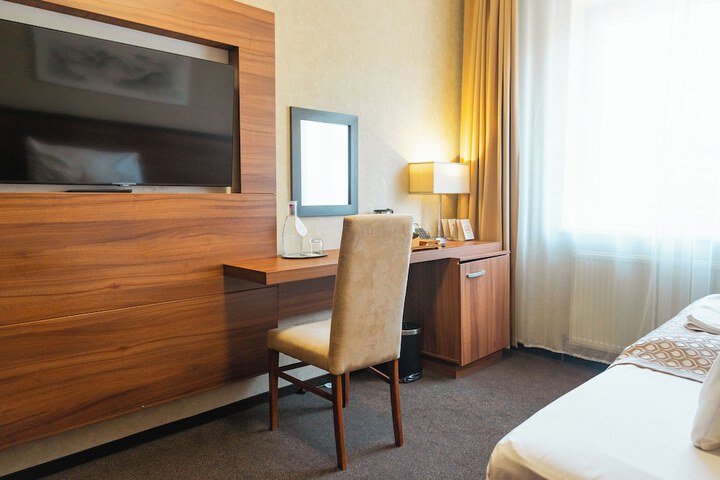 Room 18 of 46