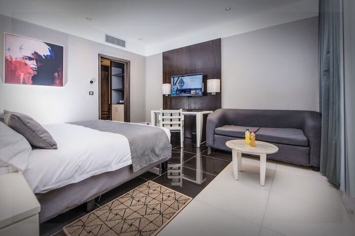 Room 8 of 53