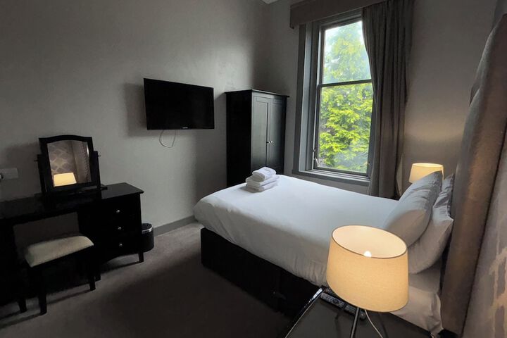 Room 29 of 106
