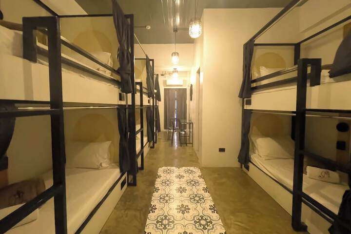 Room 28 of 45