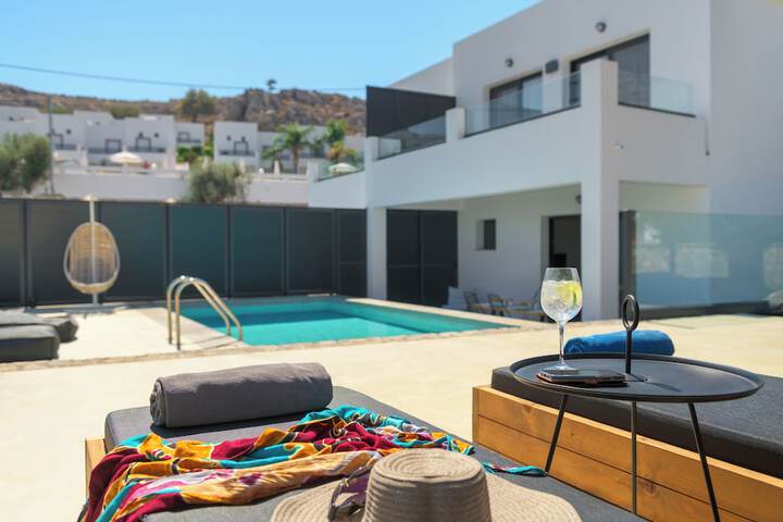 Pool 10 of 21