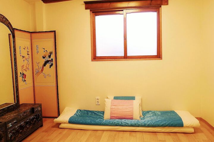 Room 3 of 34