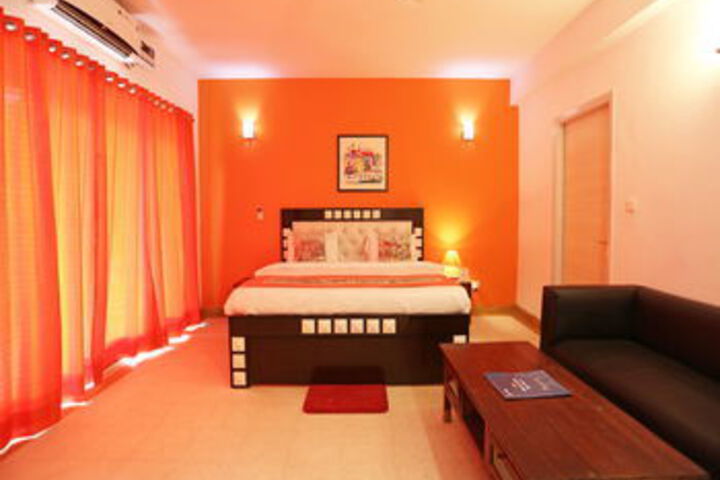Room 11 of 42