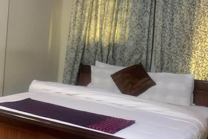 Room 13 of 29