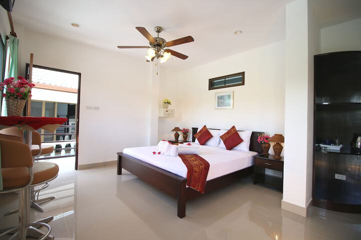 Room 4 of 99