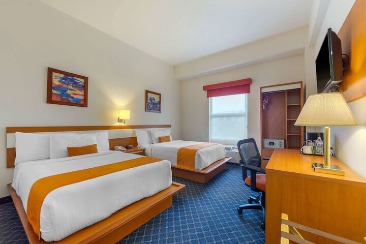 Room 9 of 30