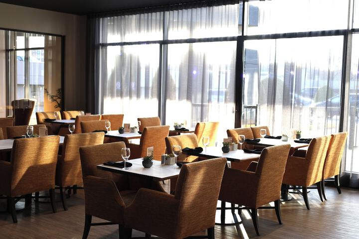 Dining Photos