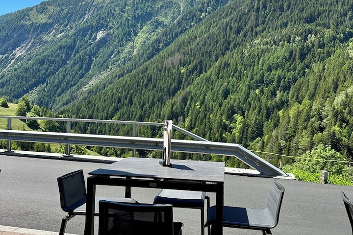 Sundeck 37 of 57