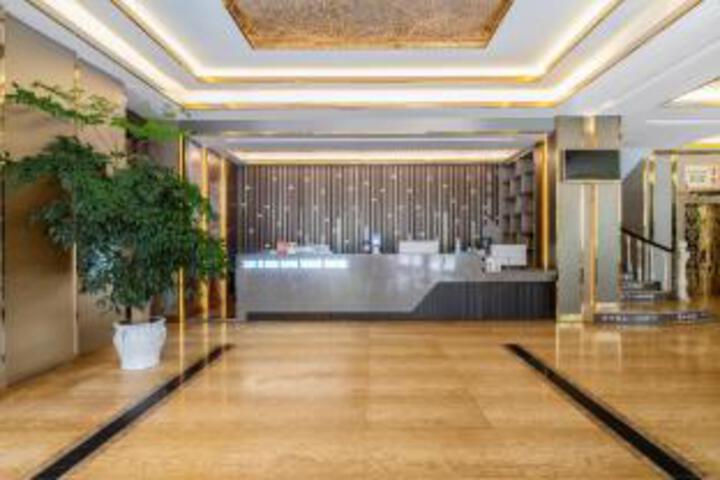 New Four Seas Dragon Hotel (Xingkai Garden Branch)