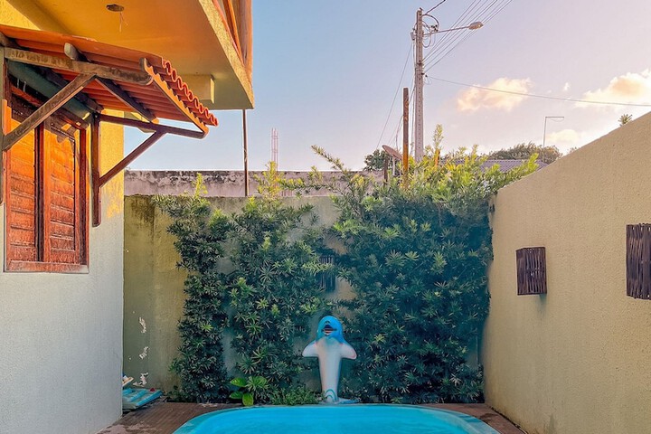 Pool 71 of 97