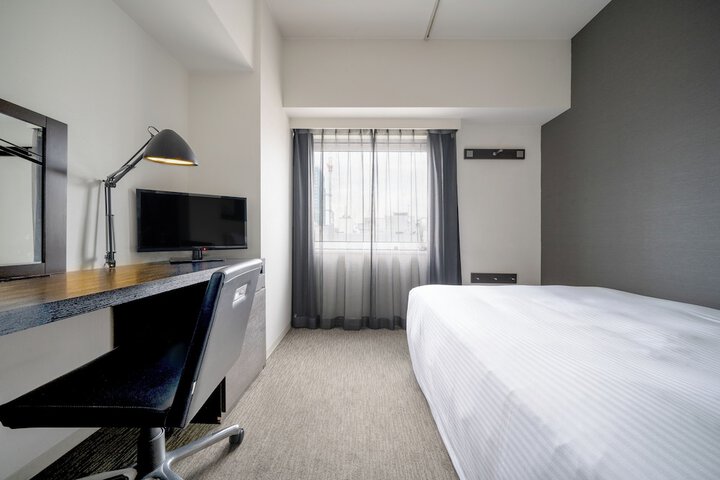 Room 13 of 22