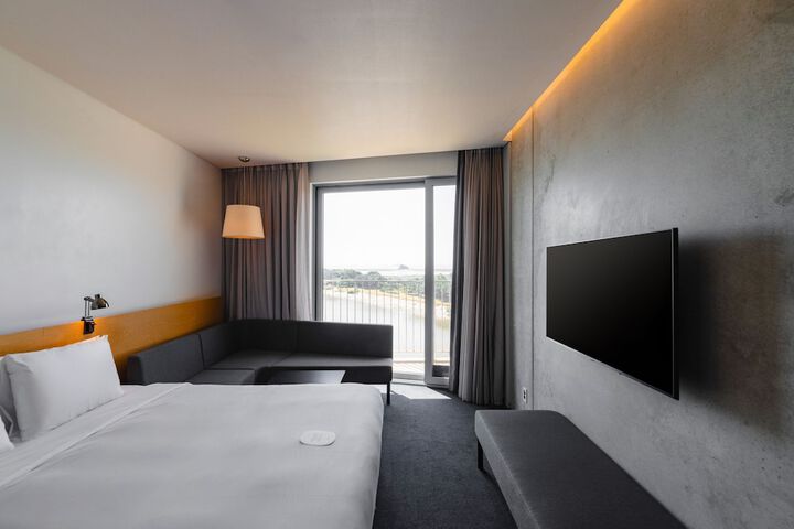 Room 48 of 161