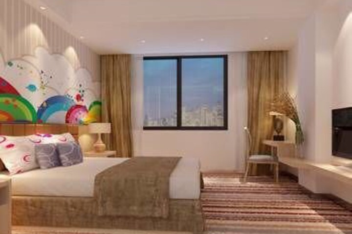 Room 2 of 8