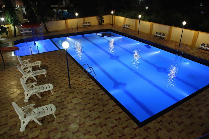 Pool 21 of 42