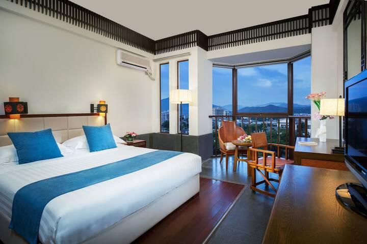 Room 10 of 21