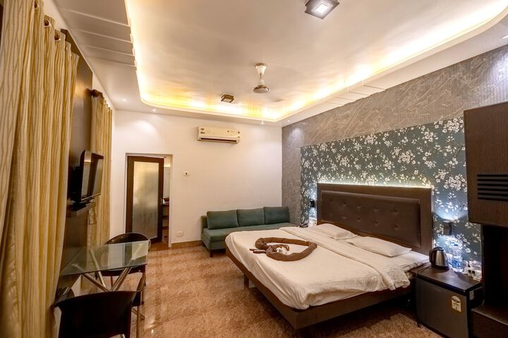 Room 27 of 68