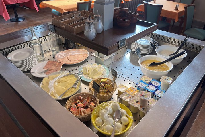 Breakfast/Coffee Service 18 of 26