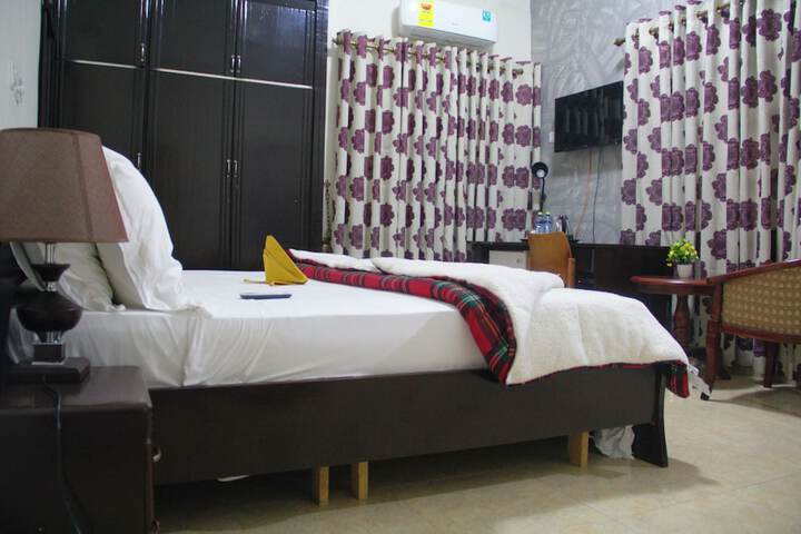 Room 2 of 42