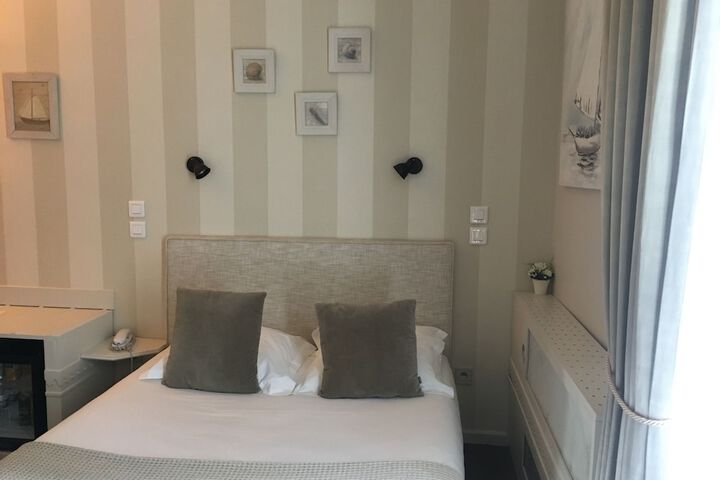 Room 15 of 42