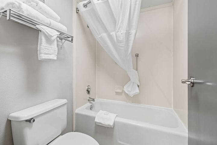 Room 15 of 43