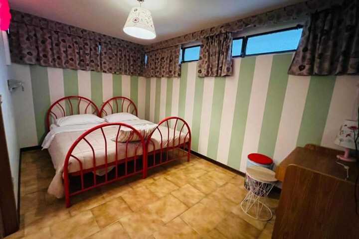 Room 7 of 35