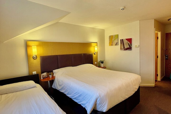 Room 12 of 29