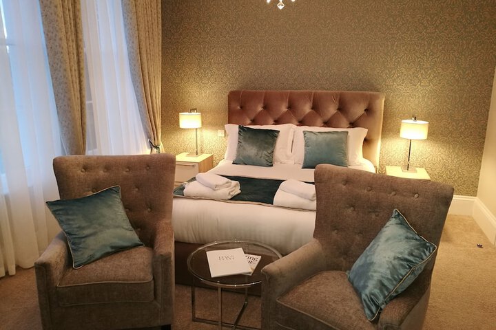 Room 16 of 103