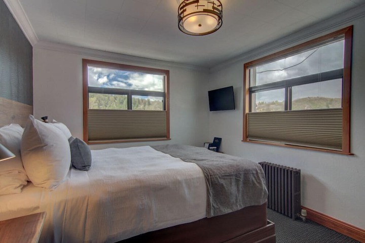 Room 7 of 23