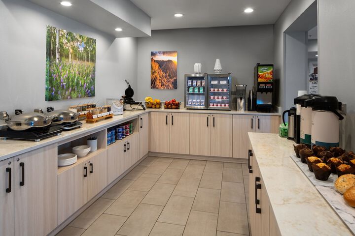 Breakfast/Coffee Service 32 of 35