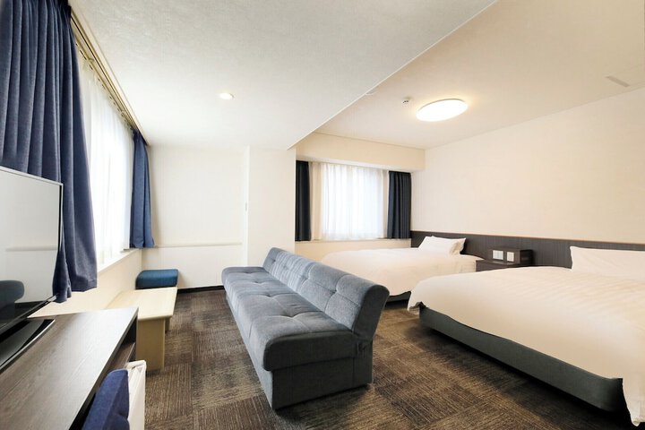 Room 16 of 49