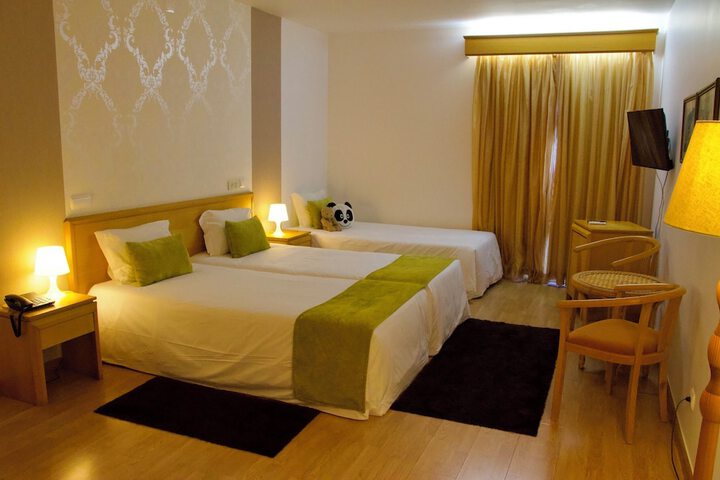 Room 18 of 34