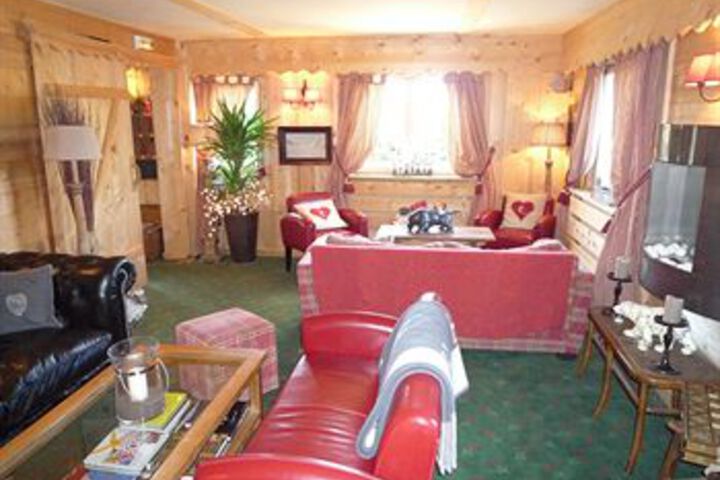 Room 14 of 18