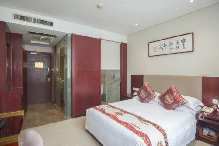 Room 3 of 9