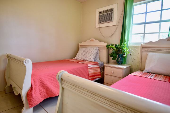 Room 6 of 47