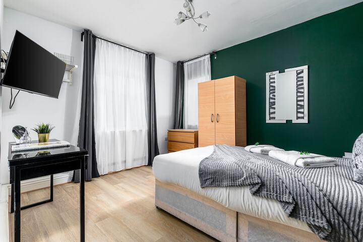 Room 4 of 58