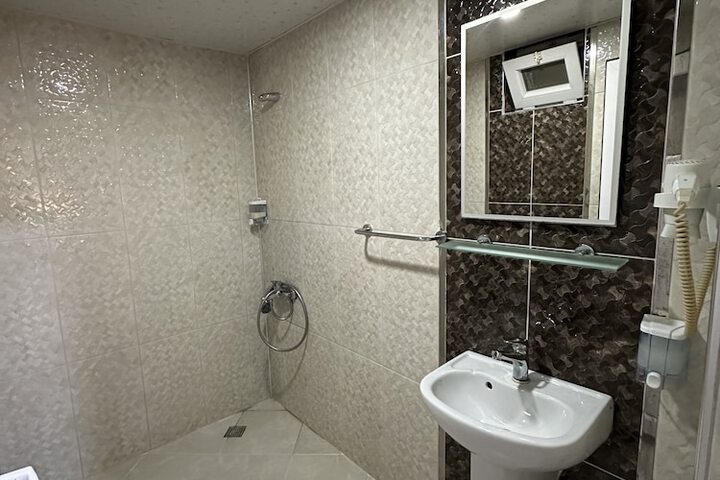 Room 17 of 22