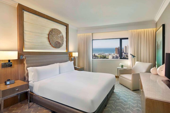 Room 42 of 117