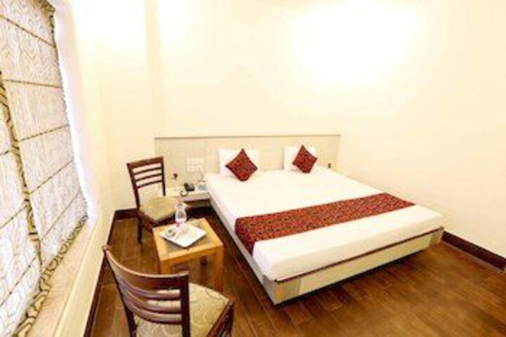Room 8 of 22