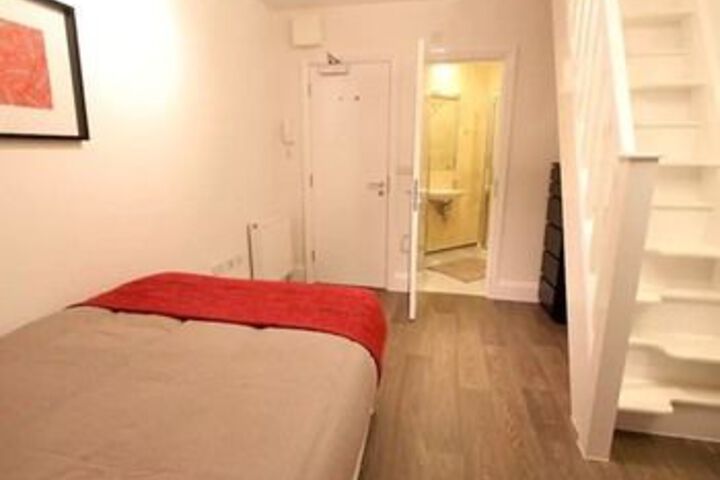 Room 35 of 66