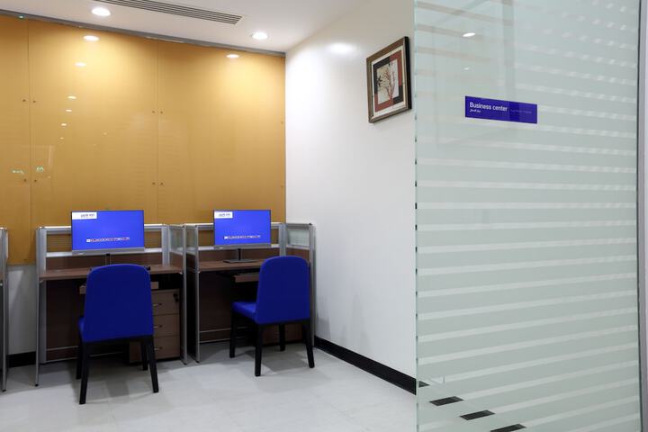 Business Center 72 of 78