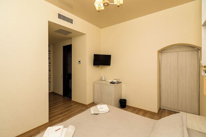 Room 27 of 58
