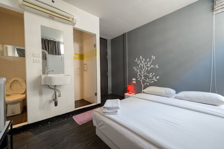 Room 17 of 61