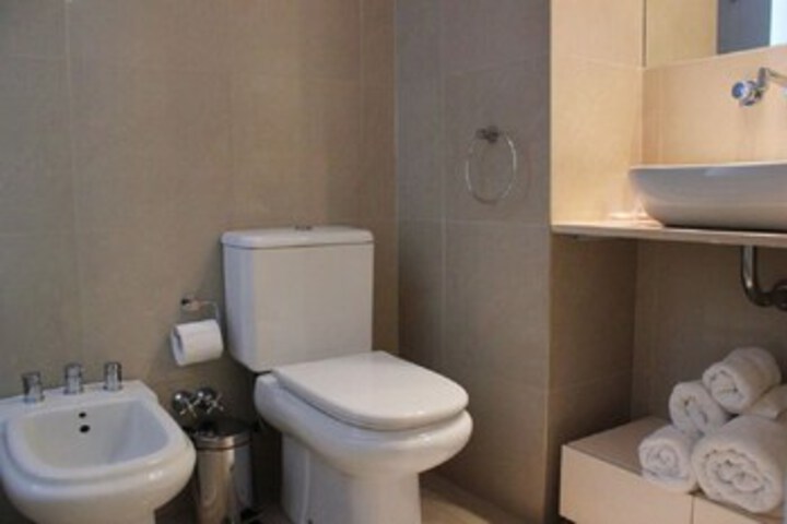 Room 6 of 101