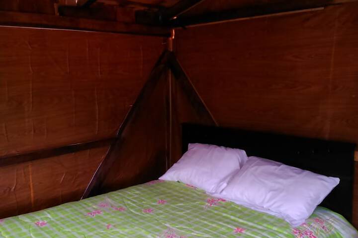 Room 5 of 173