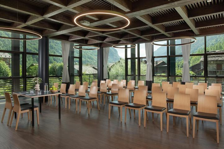 Business Center 62 of 72